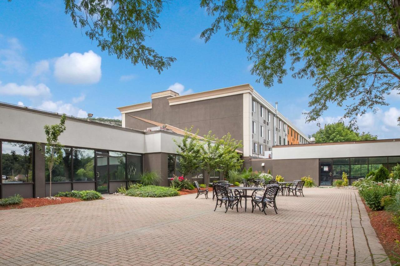 Western Hunt's Landing Milford Hotel Matamoras